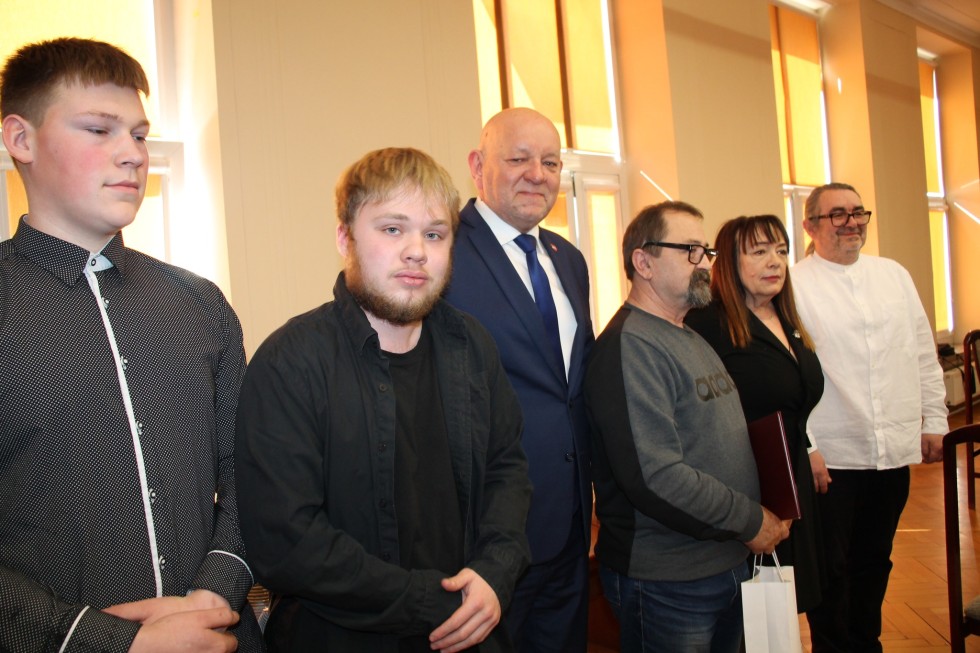 Sztum. Ostatnia sesja Rady Powiatu i medale dla zasłużonych.