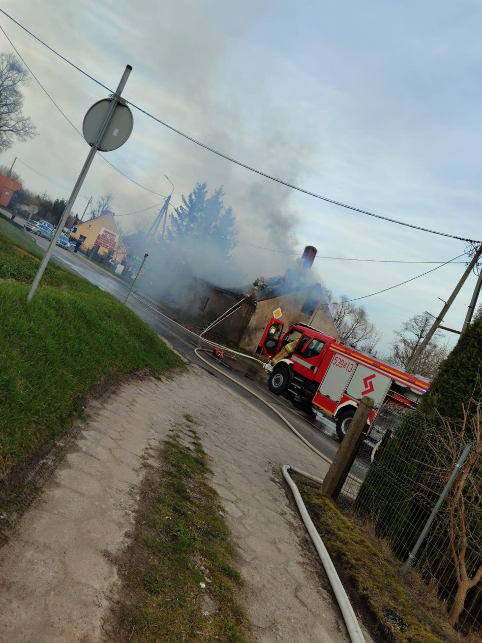 Pożar pustostanu i kolizje drogowe – raport sztumskich służb mundurowych.
