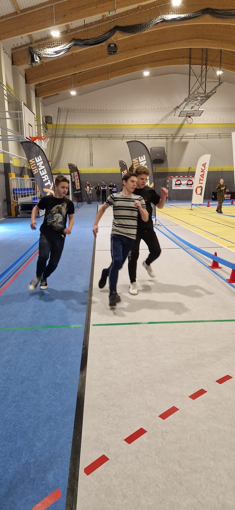 Zawody Extreme Laser Run dla uczniów Zespołu Szkół i Przedszkola w Miłoradzu.