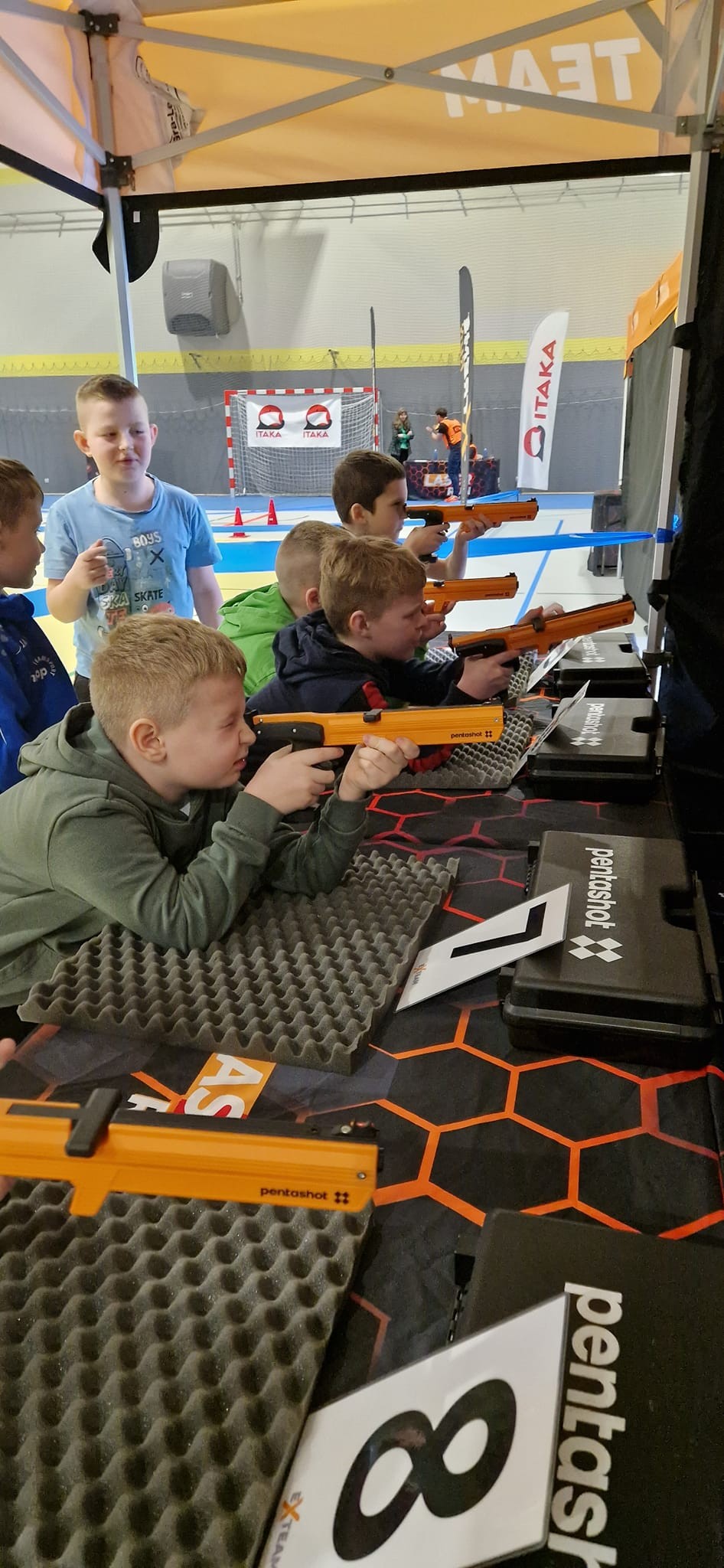 Zawody Extreme Laser Run dla uczniów Zespołu Szkół i Przedszkola w Miłoradzu.