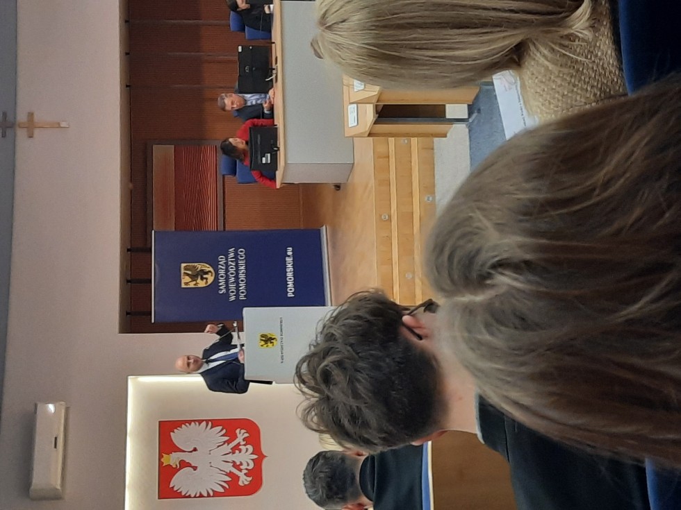 Malbork. Uczeń II LO Oliwier Orszulak laureatem Pomorskiego Konkursu Wiedzy o Samorządzie Terytorialnym.