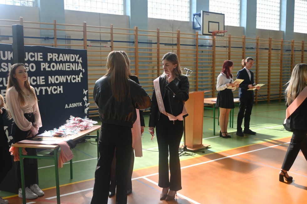 Nowy Dwór Gdański. Zakończenie roku szkolnego klas maturalnych.