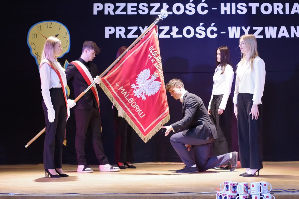 Malbork. Zakończenie roku szkolnego klas maturalnych I LO.