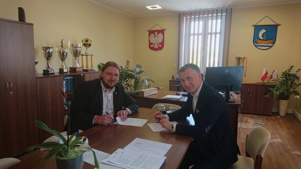 Sztutowo. Szkoła Podstawowa wkrótce bez barier – podpisano stosowną umowę.