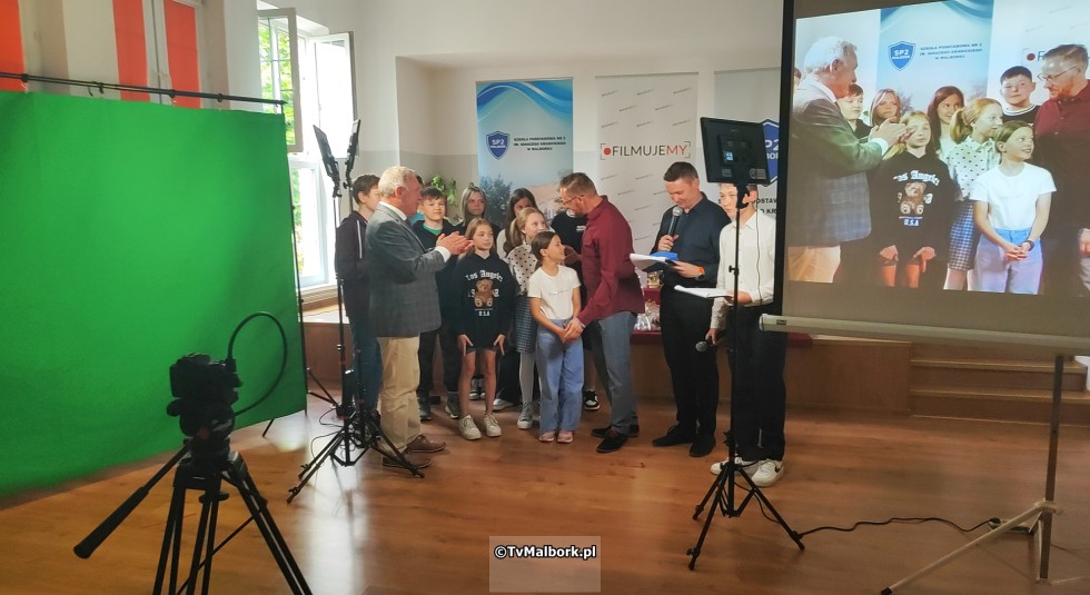 Finał FilmujeMy za nami! miejsce 1 zdobyła Szkoła Podstawowa nr 2 w Malborku, koło filmowo-fotograficzne z filmem „Superbohaterka”. Zobacz film!