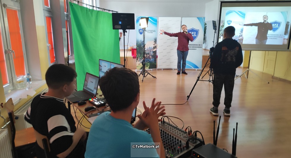 Finał FilmujeMy za nami! miejsce 1 zdobyła Szkoła Podstawowa nr 2 w Malborku, koło filmowo-fotograficzne z filmem „Superbohaterka”. Zobacz film!