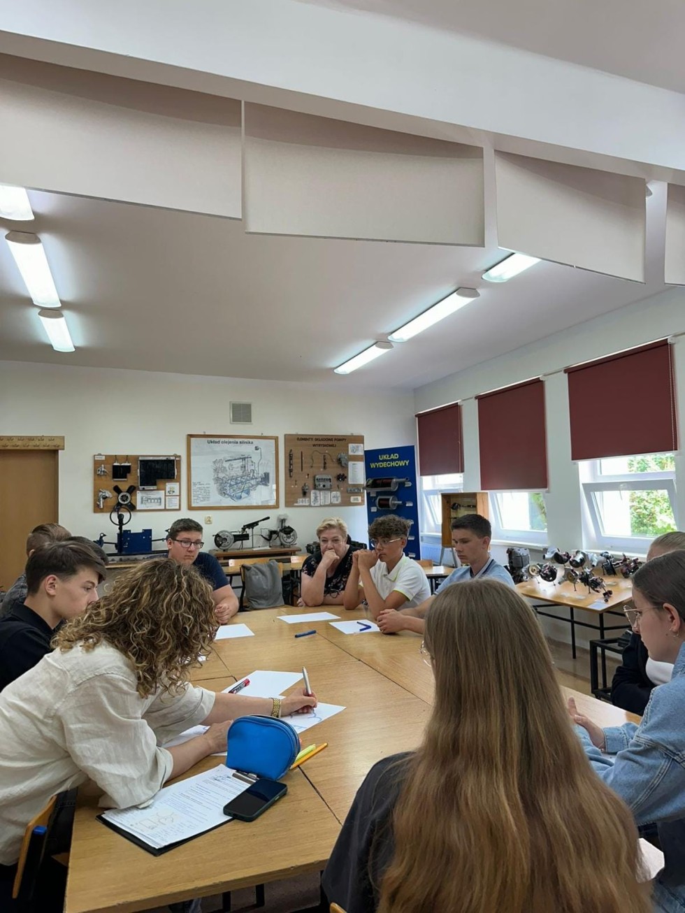 Jak usprawnić polskie szkolnictwo? - Debata dla Edukacji w Barlewiczkach.