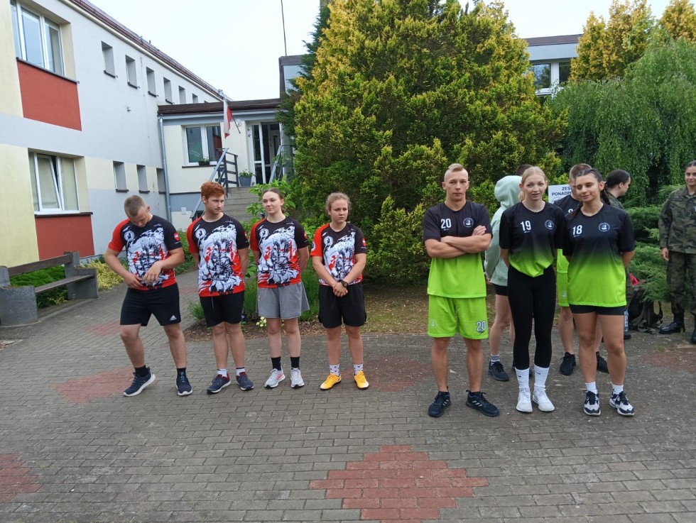 Uczniowie Zespołu Szkół w Dzierzgoniu Mistrzami Kociewskich Zawodów Sportowo – Obronnych w Skórczu.