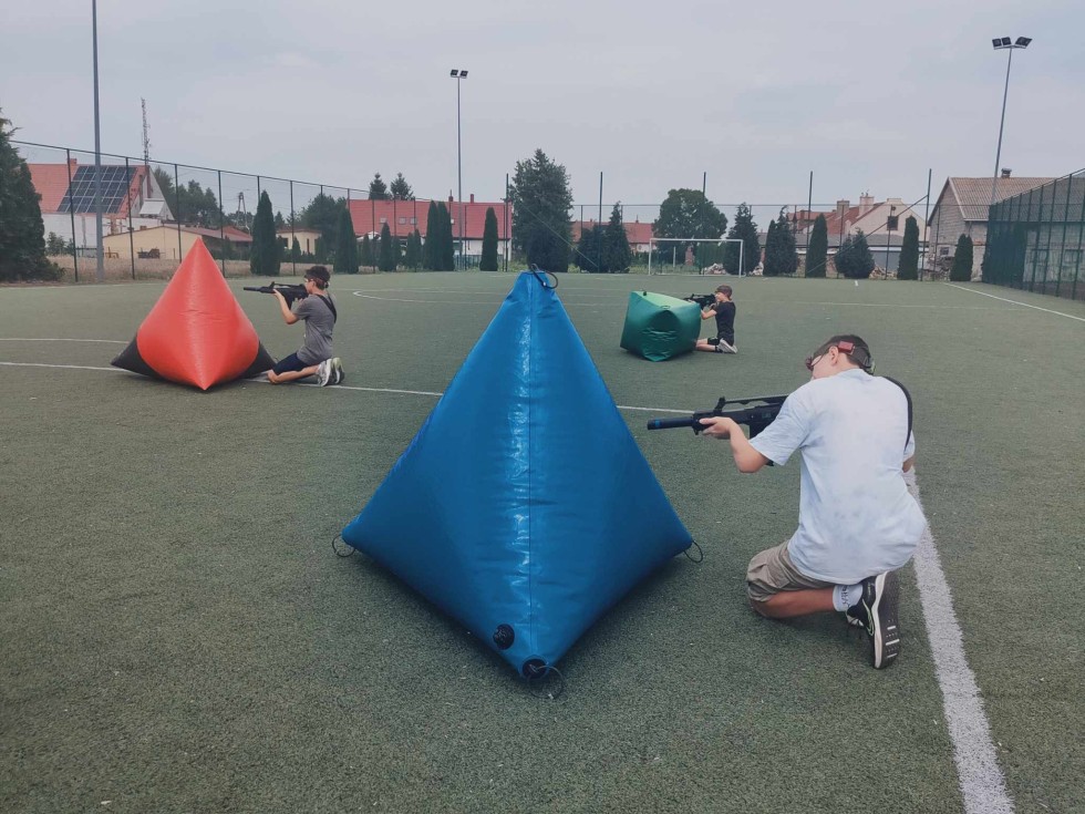 Gmina Miłoradz. Wakacje pełne atrakcji – za nami pikniki z kreatywną edukacją i zabawy sportowe.