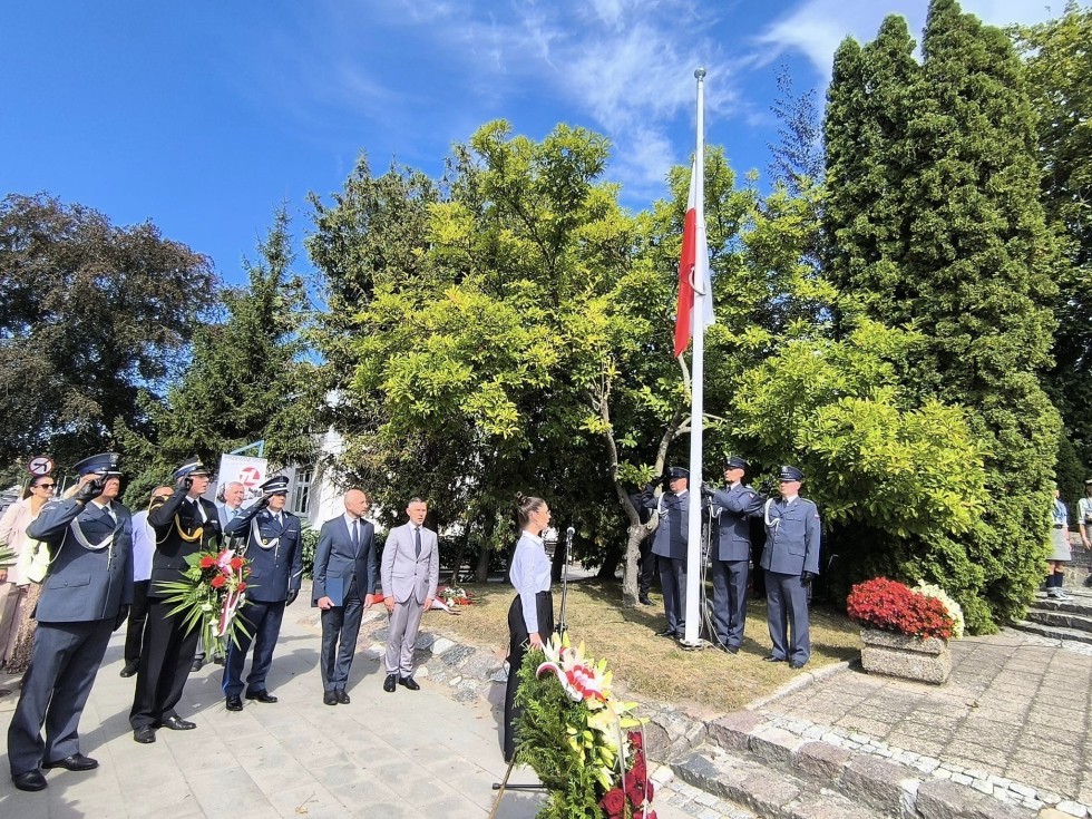 Sztum. Uroczystość z okazji 85. rocznicy wybuchu II wojny światowej.