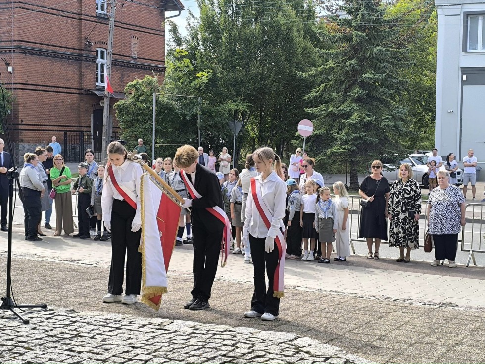 Sztum. Uroczystość z okazji 85. rocznicy wybuchu II wojny światowej.