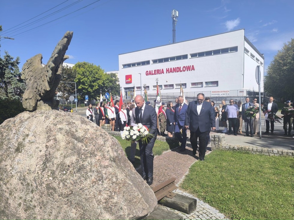 Sztum. Uroczystość z okazji 85. rocznicy wybuchu II wojny światowej.