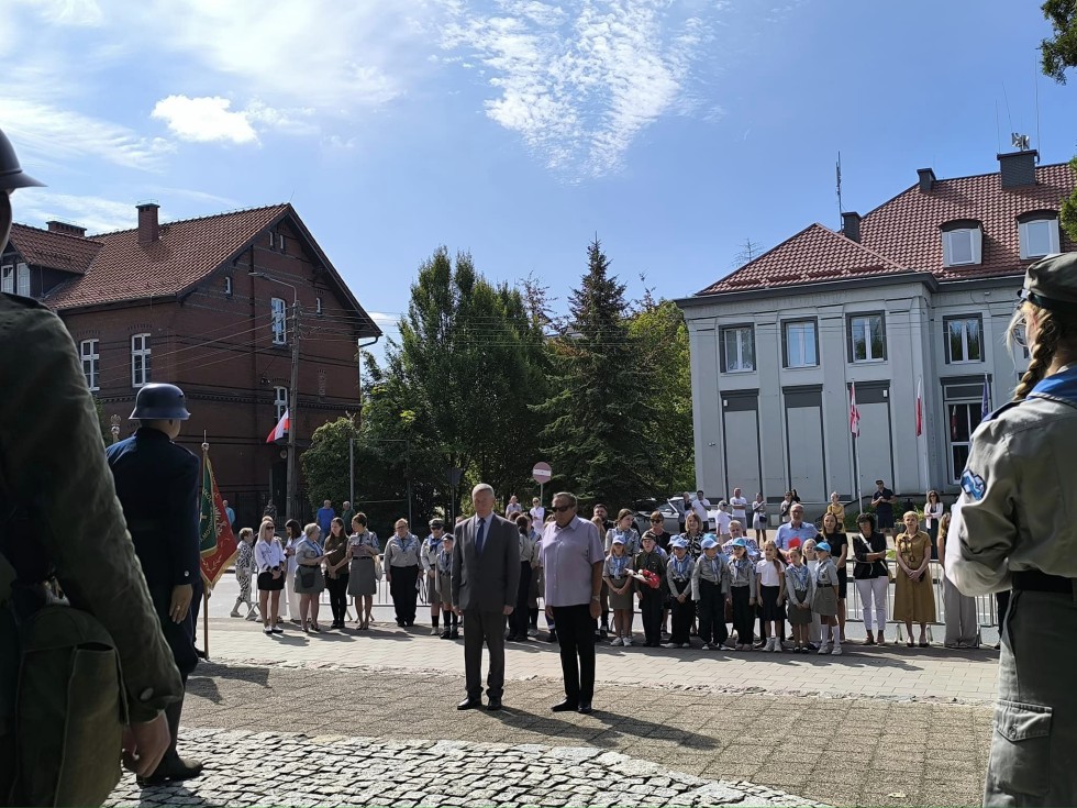 Sztum. Uroczystość z okazji 85. rocznicy wybuchu II wojny światowej.