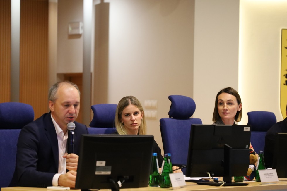 Aktywny Rodzic i Aktywny Maluch – spotkanie wiceminister i wojewody pomorskiej z samorządowcami.