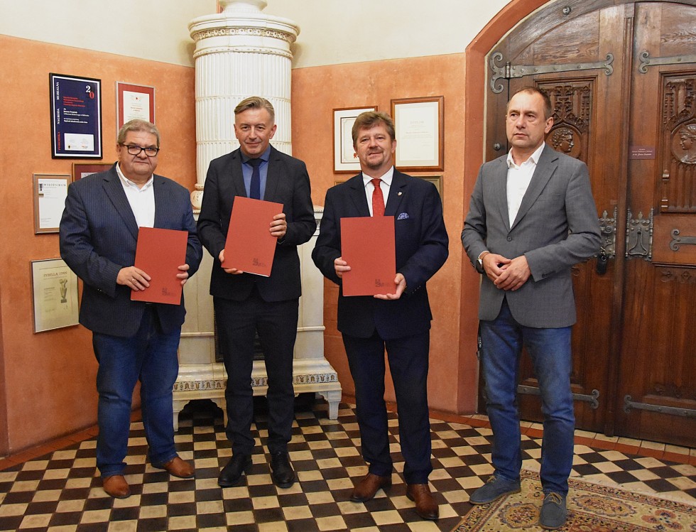 Malbork. Zamek za 1 zł dla uczniów – podpisano stosowną umowę.