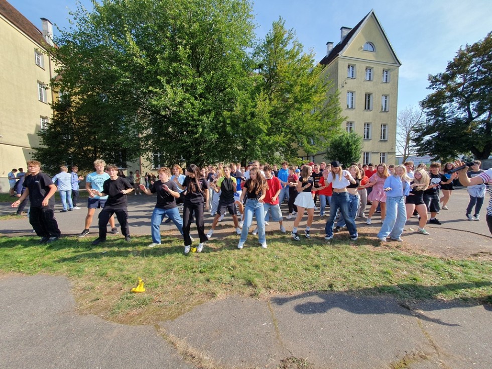 Malbork. Chodź, pomaluj mój świat – otrzęsiny w Technikum nr 3.