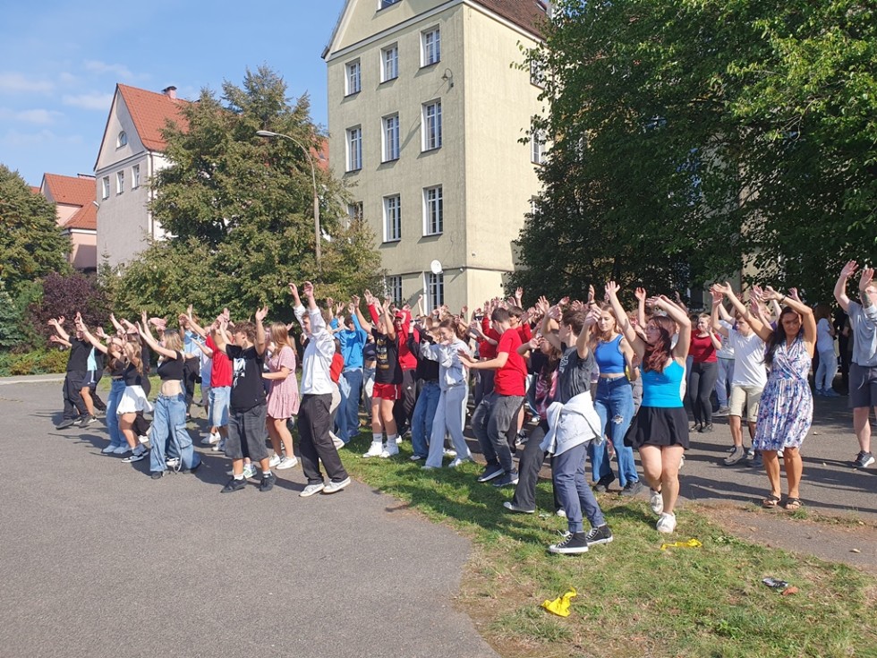 Malbork. Chodź, pomaluj mój świat – otrzęsiny w Technikum nr 3.