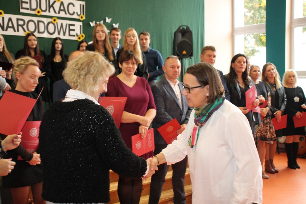 Powiat sztumski. Dzień Edukacji Narodowej i stypendia starosty.