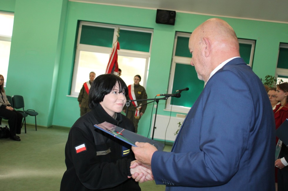 Powiat sztumski. Dzień Edukacji Narodowej i stypendia starosty.