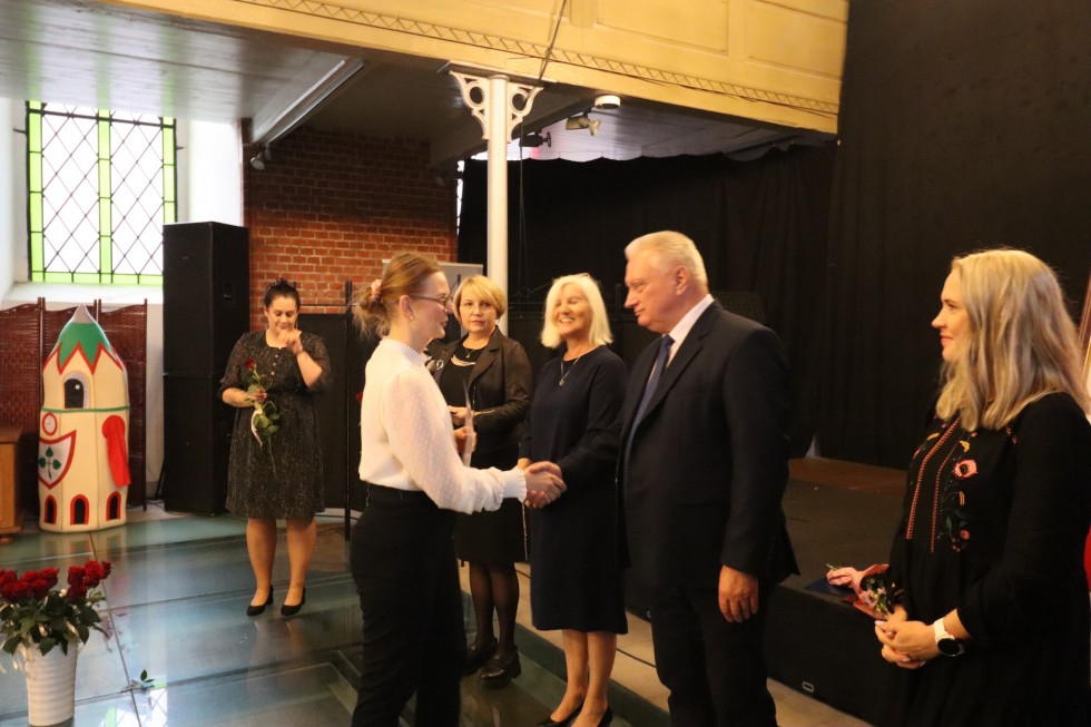 Nowy Staw. Nagrody dla pracowników oświaty z okazji Dnia Edukacji Narodowej.