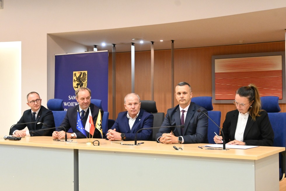 Nowodworska Akademia Zawodowców z dofinansowaniem unijnym – podpisano stosowną umowę.