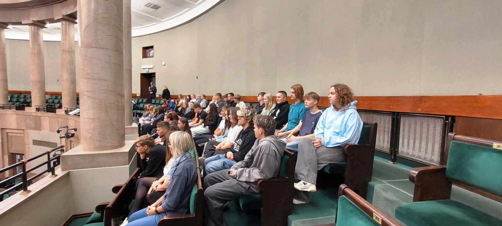 Malbork. Podróże z klasą uczniów Technikum nr 3 – tym razem zwiedzili stolicę Polski.