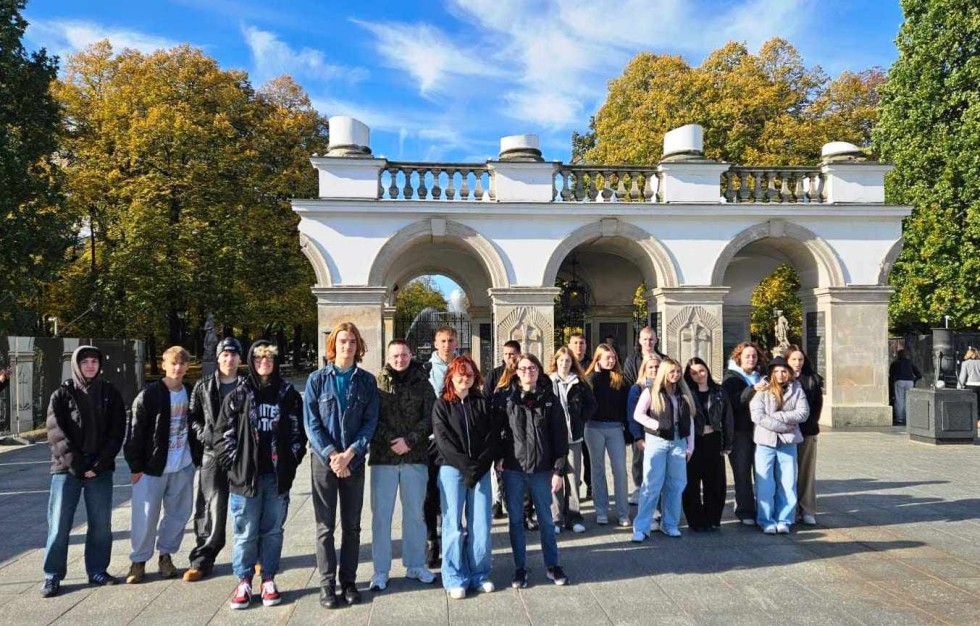 Malbork. Podróże z klasą uczniów Technikum nr 3 – tym razem zwiedzili stolicę Polski.