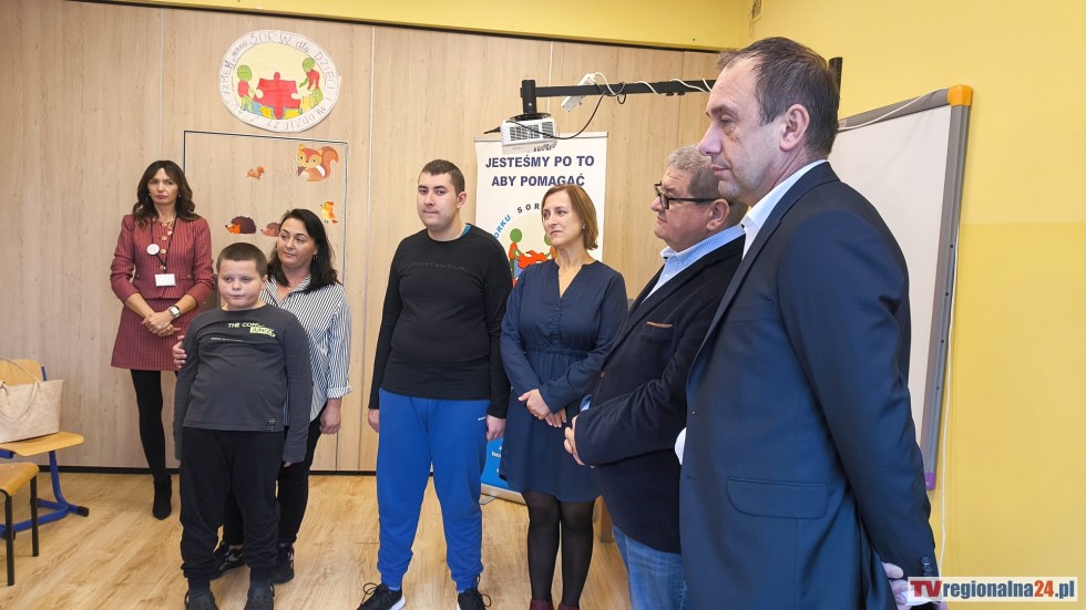 Fundacja Lokalni przekazała dwa laptopy wychowankom Specjalnego Ośrodka Rewalidacyjno-Wychowawczego dla Dzieci i Młodzieży z Autyzmem w Malborku