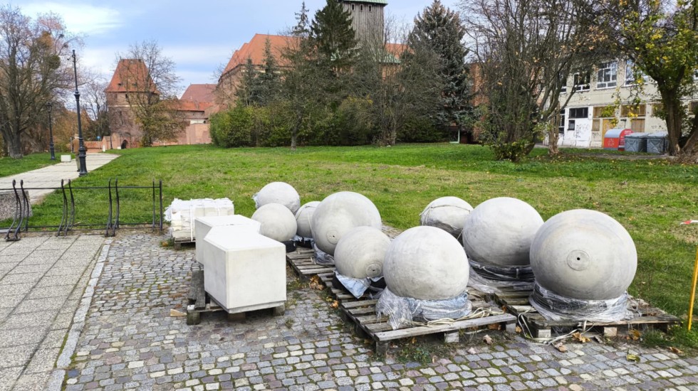 Malbork. Kiedy w końcu zmieni się przestrzeń wokół Szkoły Łacińskiej?
