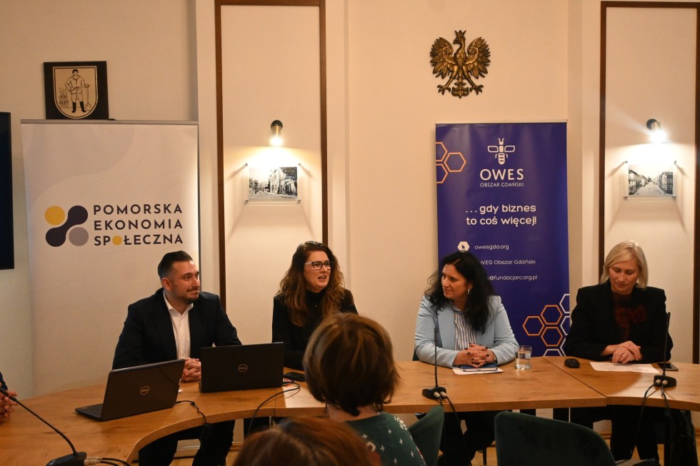 Nowy Dwór Gdański. Debata o wyzwaniach nowoczesnej polityki społecznej.