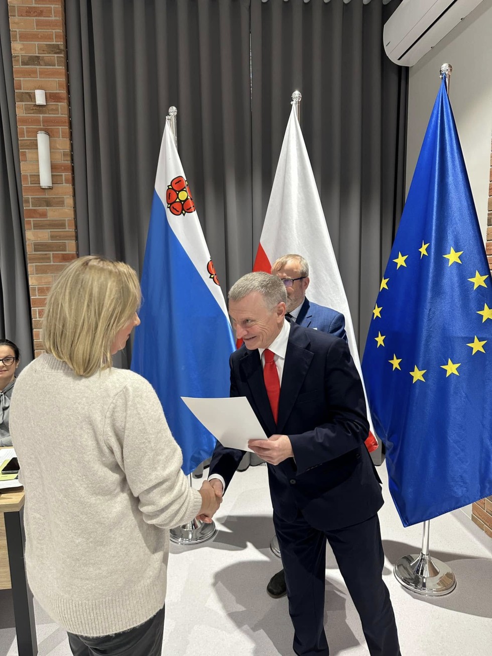 Wręczenie zaświadczeń dla nowych sołtysów Gminy Nowy Dwór Gdański.