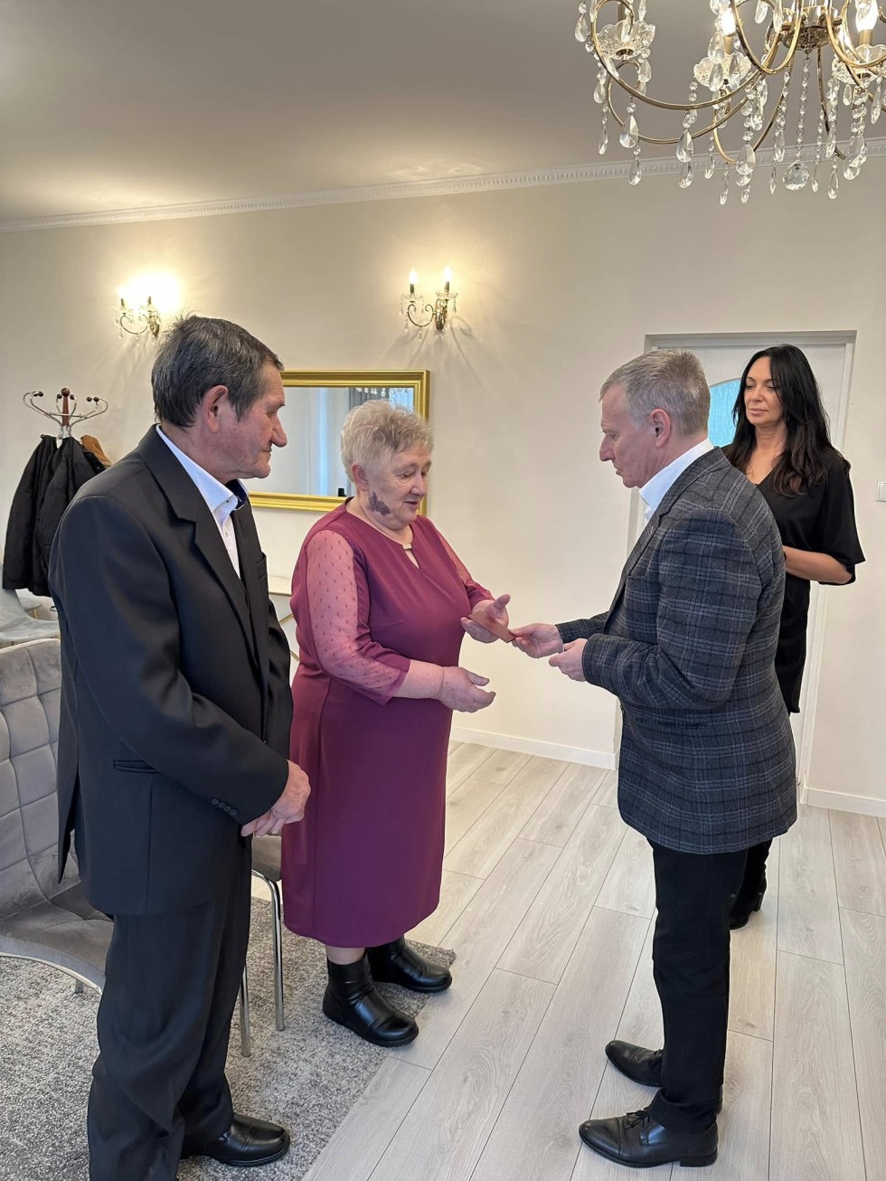 Nowy Dwór Gdański. Jubileusz 50-lecia pożycia małżeńskiego państwa Grażyny i Juliana Bierońskich.