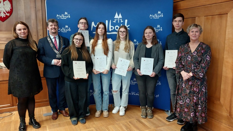 Malbork. Uczniowie Technikum nr 3 wśród laureatów konkursów plastycznego i literackiego.