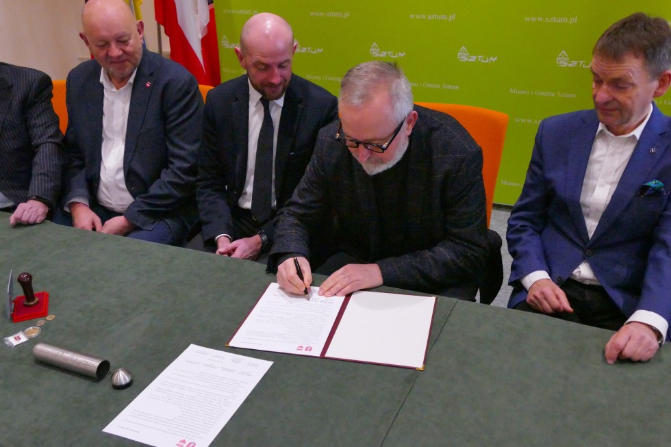 Pamiątka dla przyszłych pokoleń – w iglicy wieży ciśnień w Sztumie umieszczona zostanie kapsuła czasu.