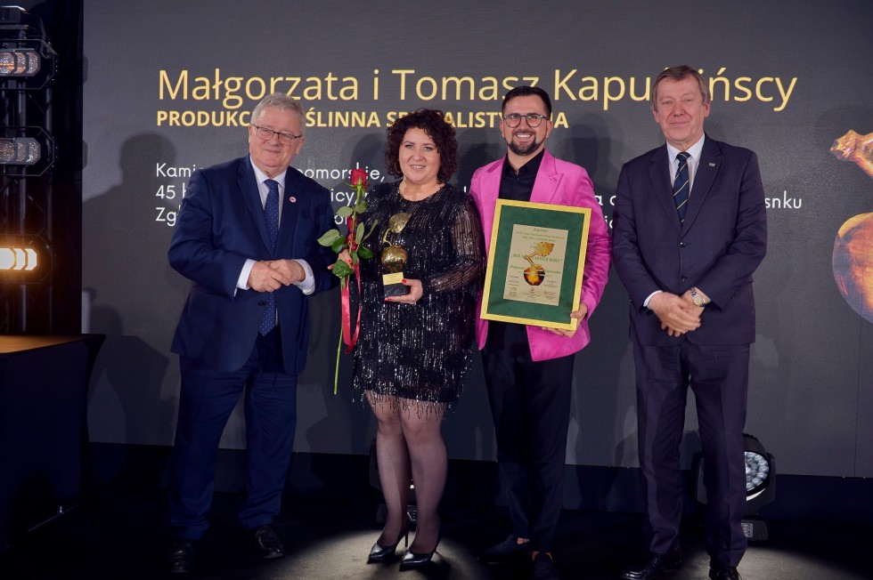 Rolnicy z Gminy Malbork z tytułem Farmera Roku 2024.