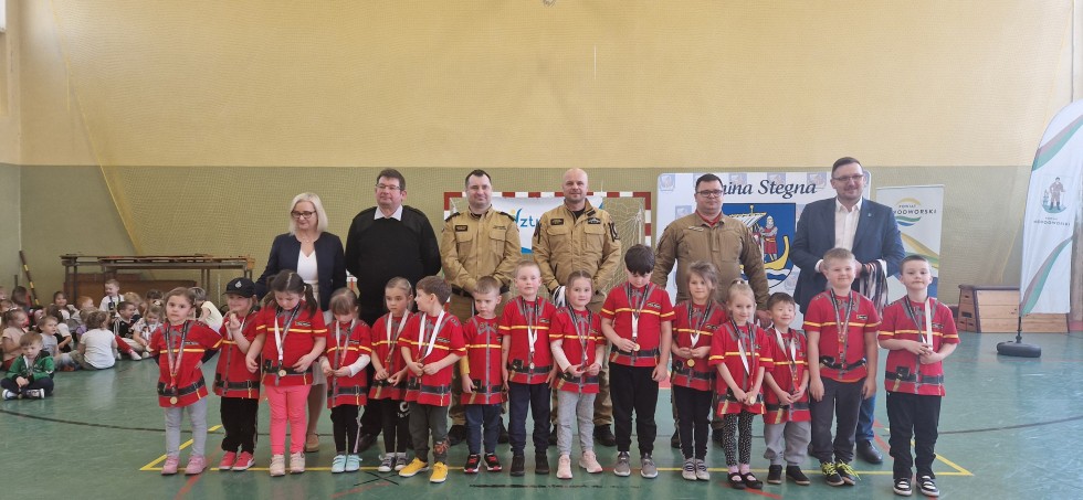 Halowe Dziecięce Zawody Sportowo-Pożarnicze w Sztutowie.
