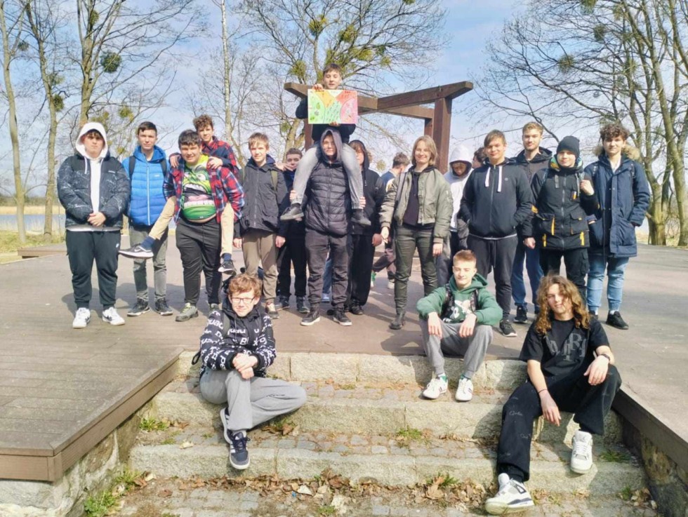 Stop przemocy i używkom – uczniowie Technikum nr 3 w Malborku pokazali, jak można inaczej.