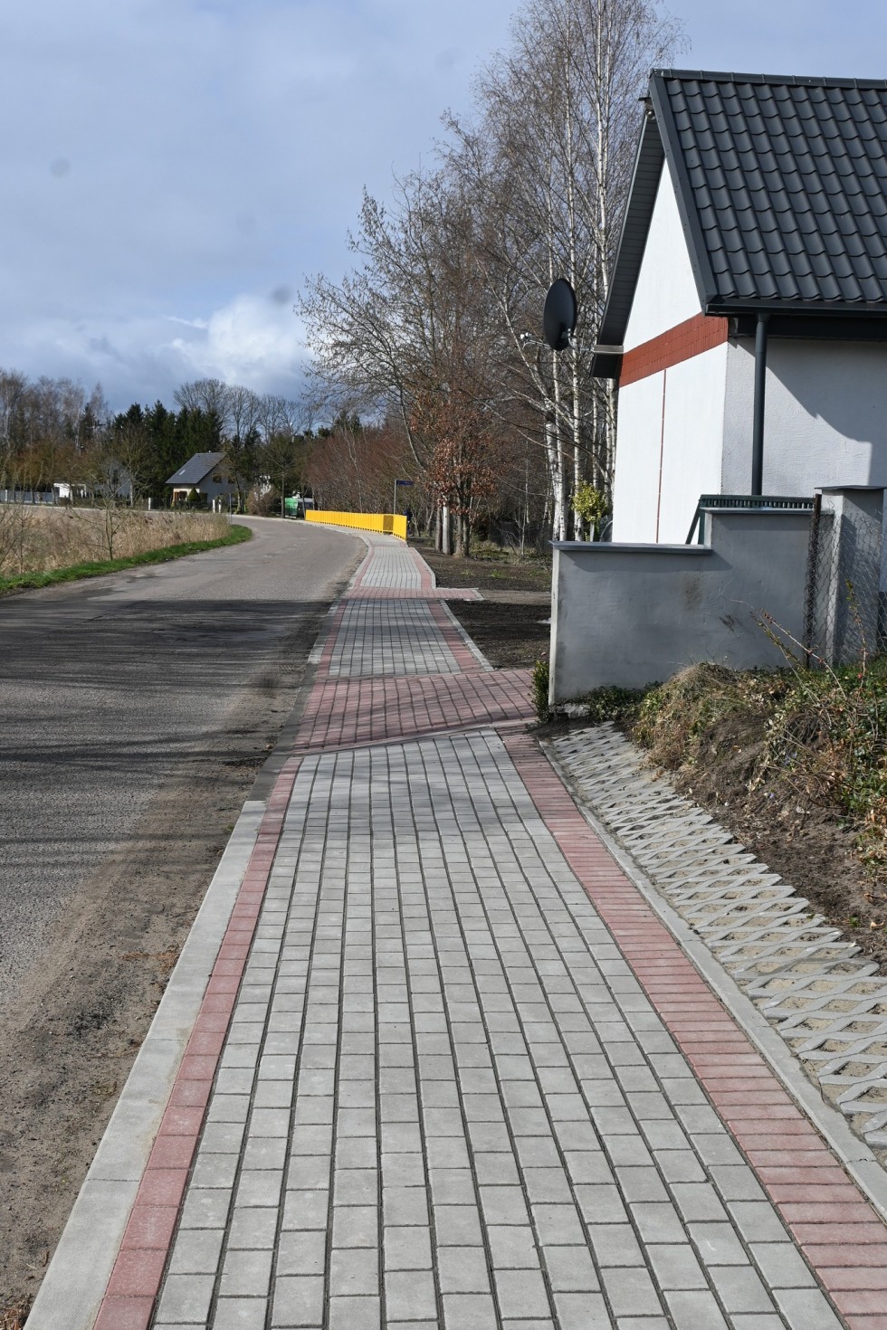 Zakończenie pierwszego etapu przebudowy drogi powiatowej nr 2335G Nowotna-Tujsk.