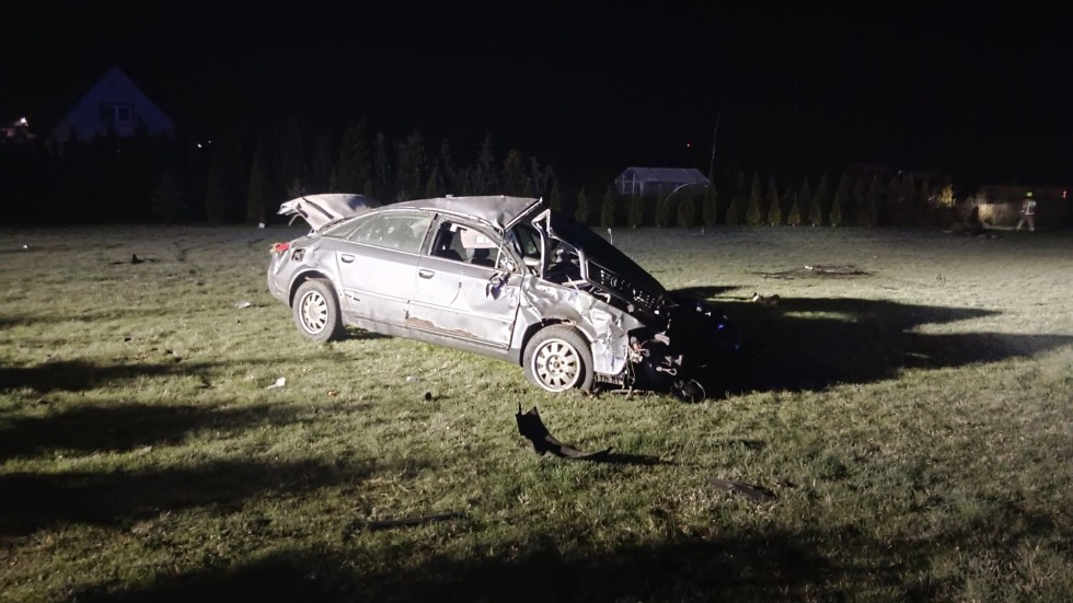 Groźnie, ale bez ofiar – wypadek na DK55 w Dębinie.