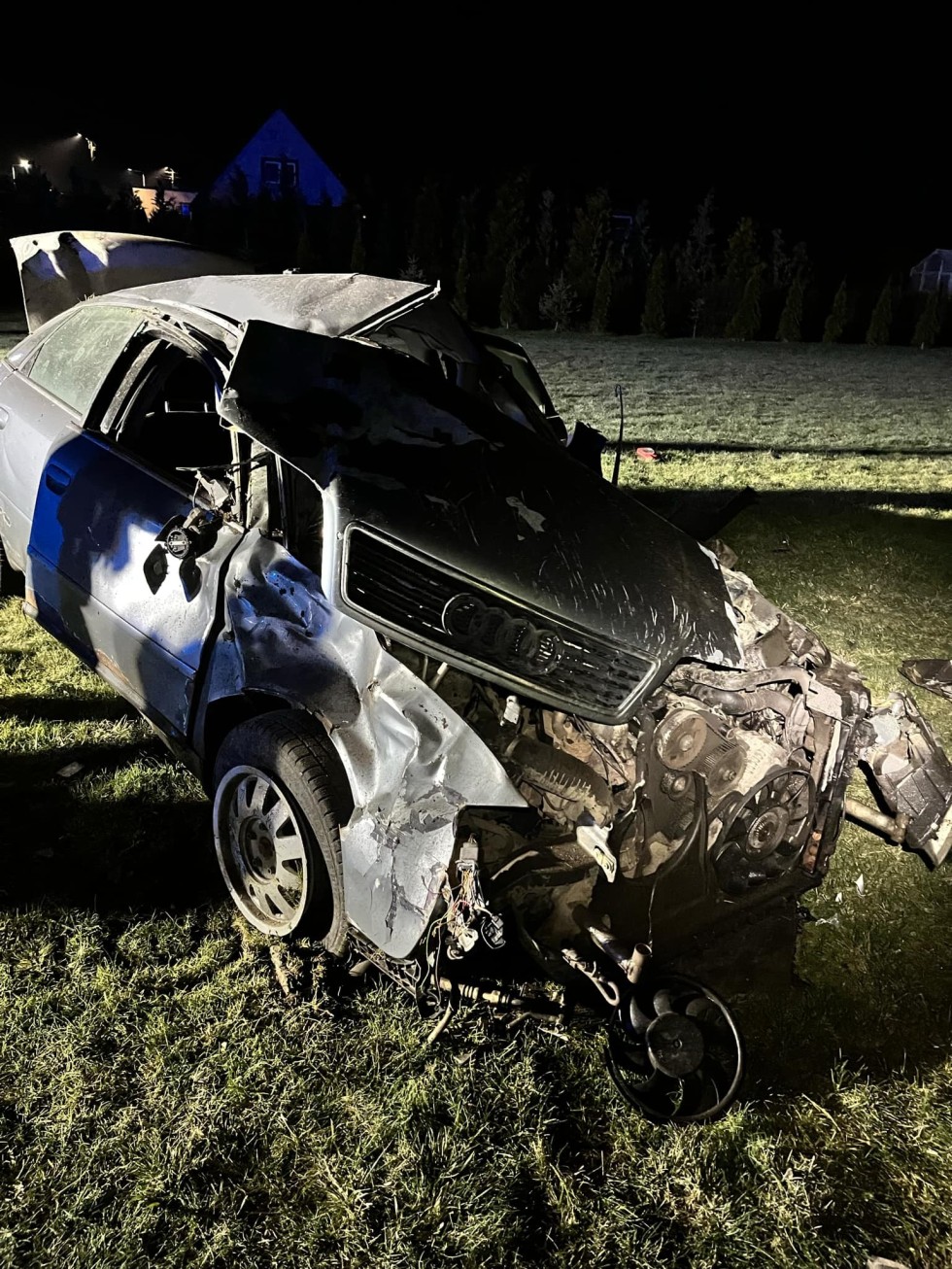 Groźnie, ale bez ofiar – wypadek na DK55 w Dębinie.