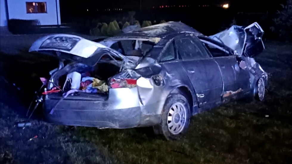 Groźnie, ale bez ofiar – wypadek na DK55 w Dębinie.