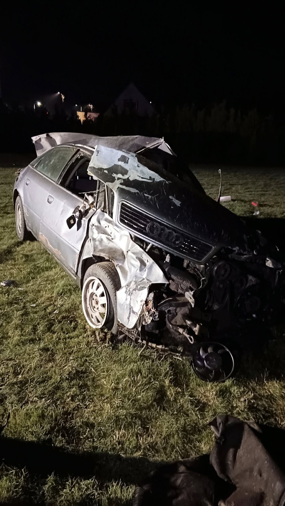 Groźnie, ale bez ofiar – wypadek na DK55 w Dębinie.