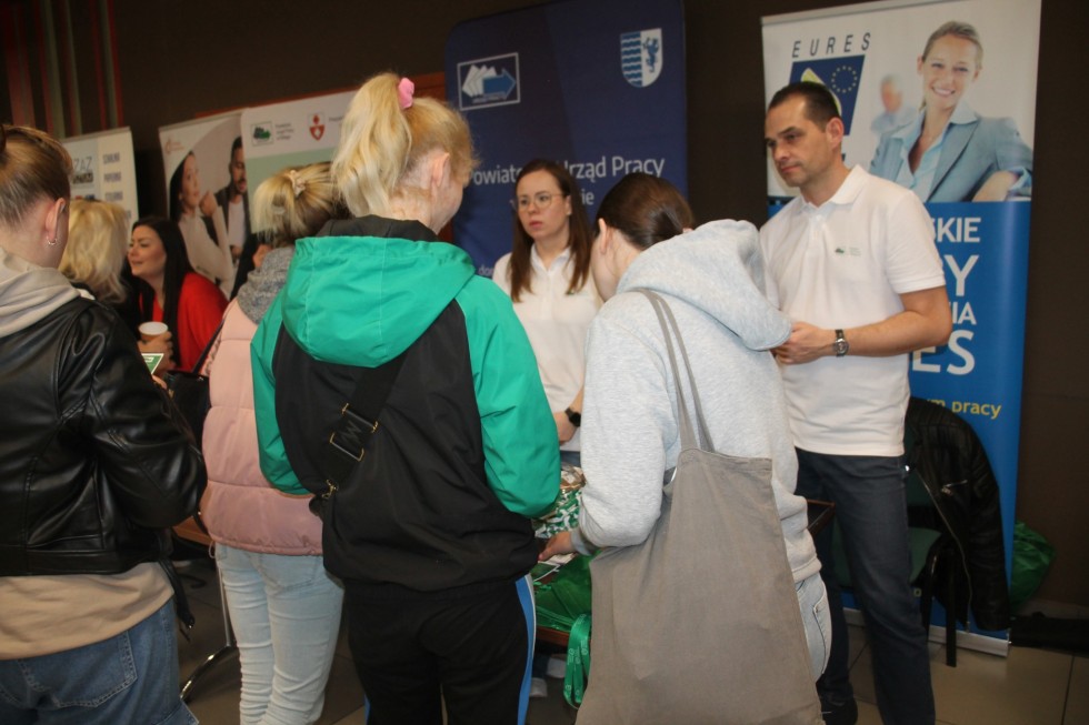 Powiatowe Targi Pracy w Sztumie – możliwości zatrudnienia i edukacji dla mieszkańców regionu.