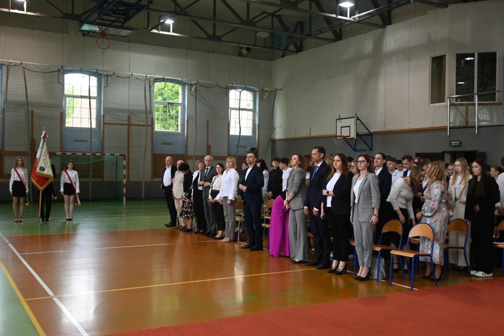 Pożegnanie maturzystów w Liceum Ogólnokształcącym w Nowym Dworze Gdańskim.