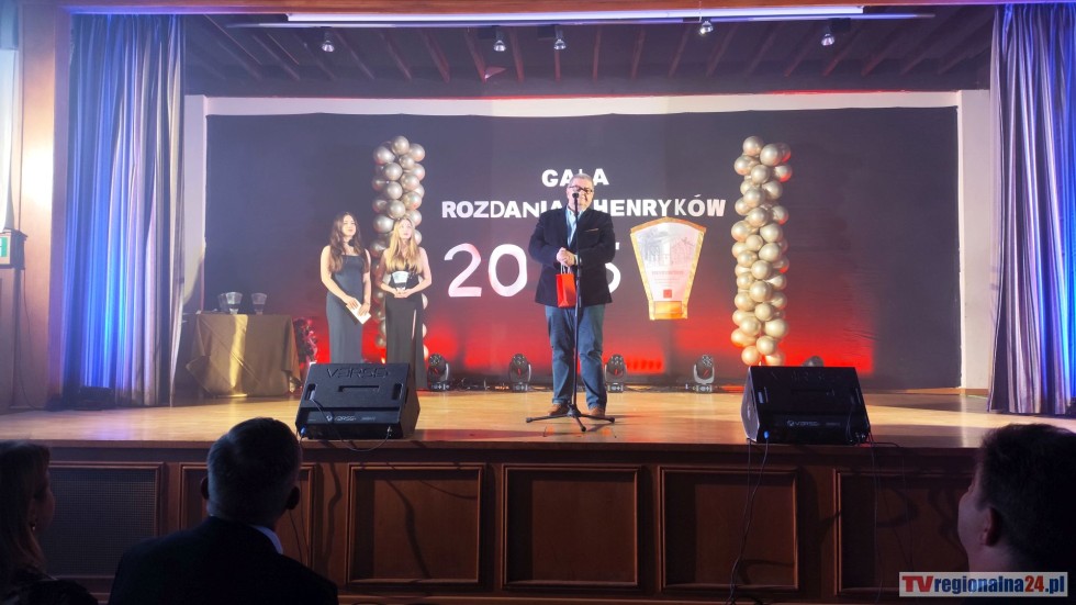 Henryki 2025 – Gala Maturzystów i Jubileusz 80-lecia Sienkiewiczówki w Malborku. Wideo