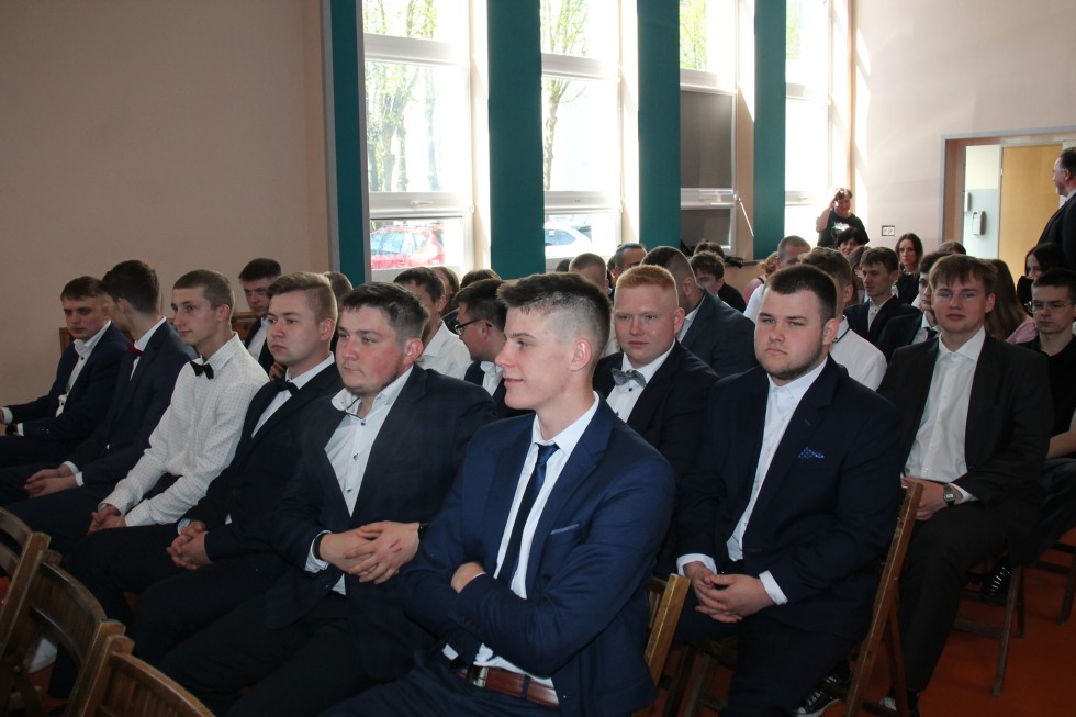 Uroczyste pożegnania maturzystów w powiecie sztumskim – wzruszenia, podziękowania i dobre życzenia na przyszłość.