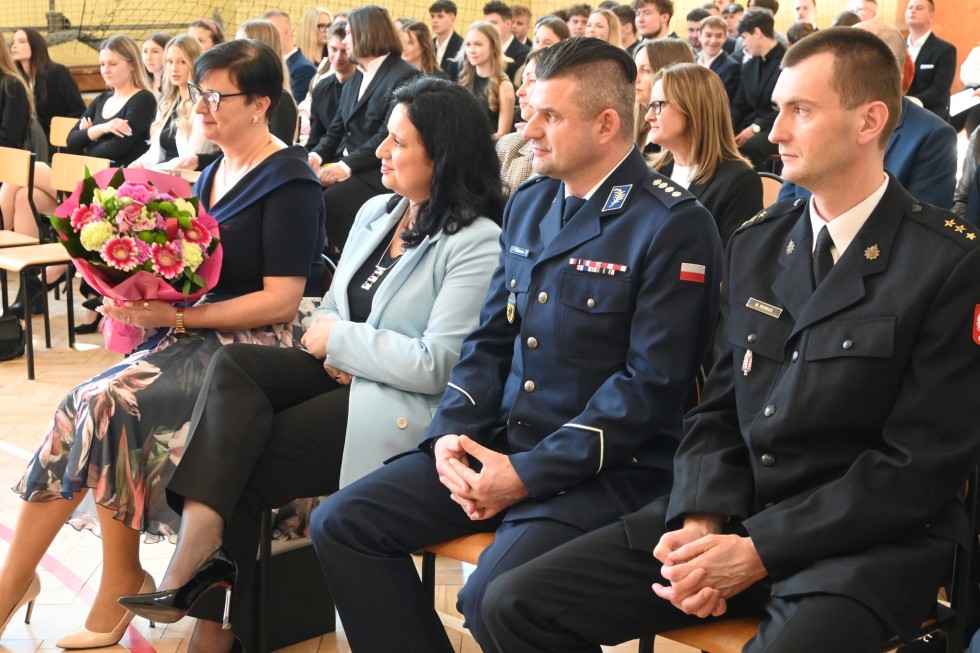 Maturzyści pożegnali szkołę – uroczysta akademia w Zespole Szkół w Nowym Dworze Gdańskim.