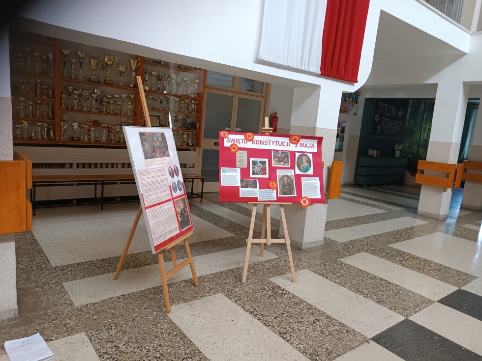 Uczniowie ZST w Malborku uczcili rocznicę Konstytucji 3 Maja.