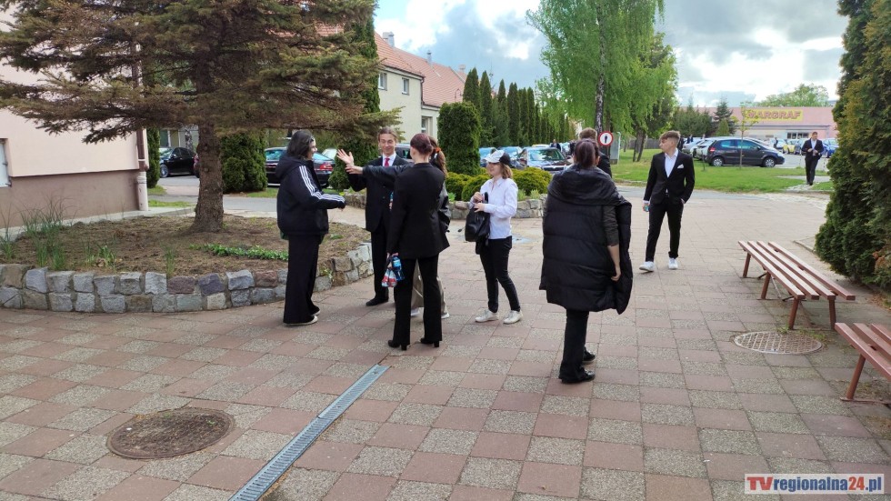 Maturalny maraton rozpoczęty - maturzyści zmierzyli się z językiem polskim. Wideo i zdjęcia