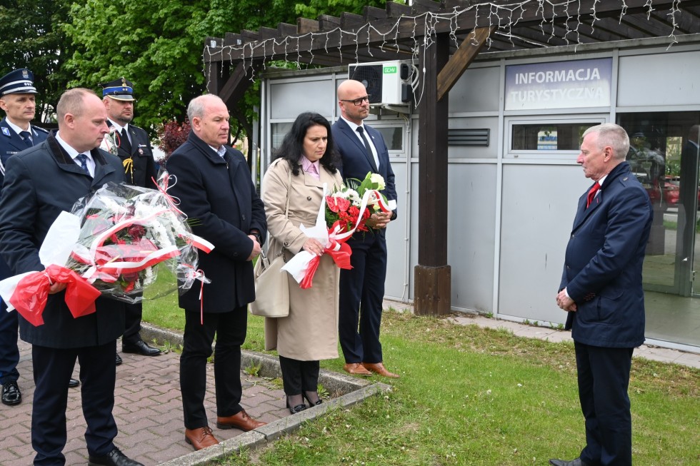 80. rocznica zakończenia II wojny światowej – w Nowym Dworze Gdańskim oddano hołd  bohaterom.